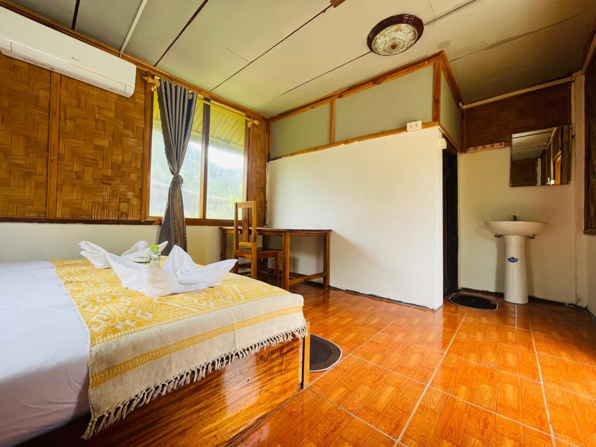 Nong Khiaw Ing Ing Mountain View Bed & Breakfast Exterior photo