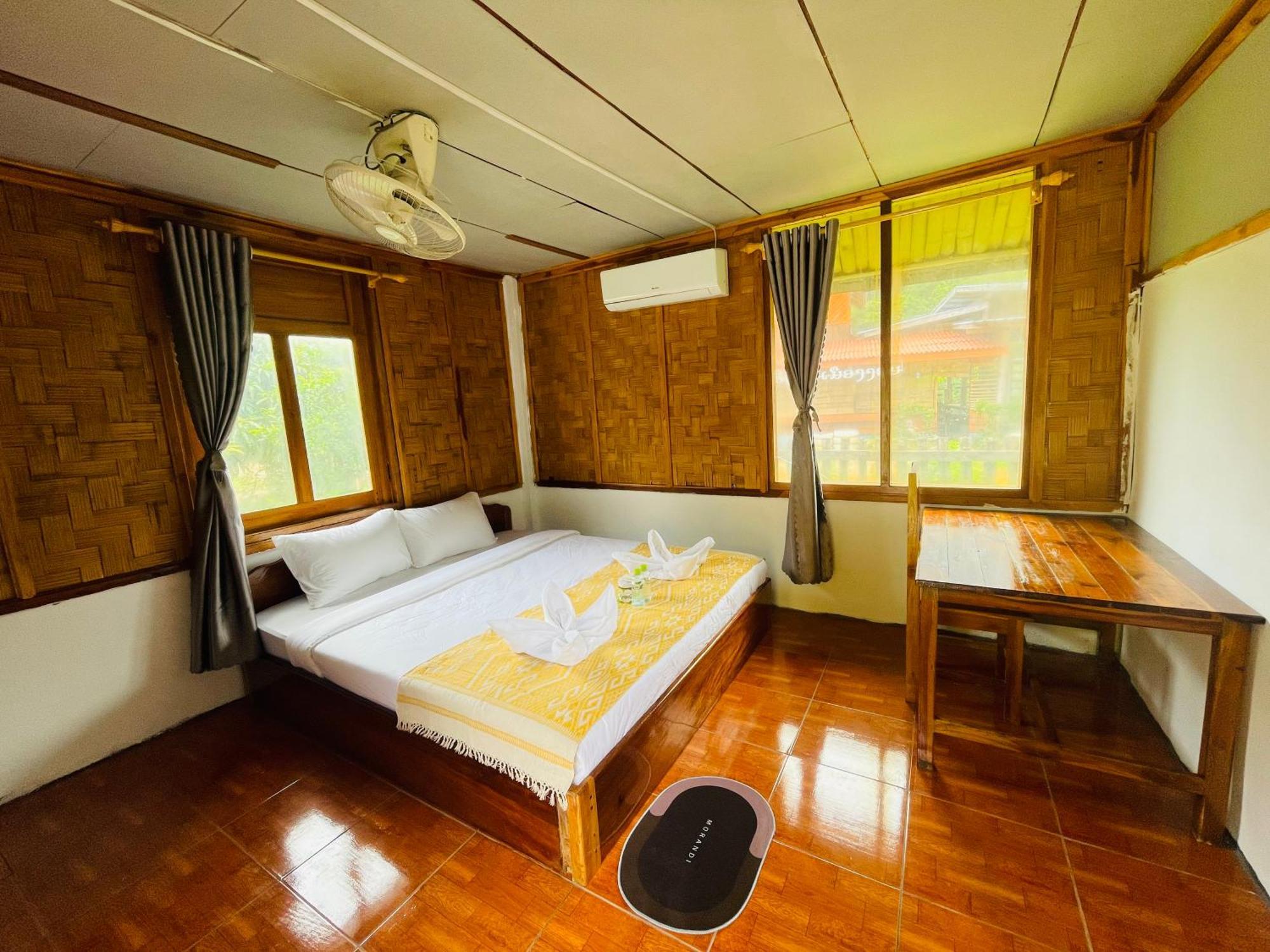 Nong Khiaw Ing Ing Mountain View Bed & Breakfast Exterior photo