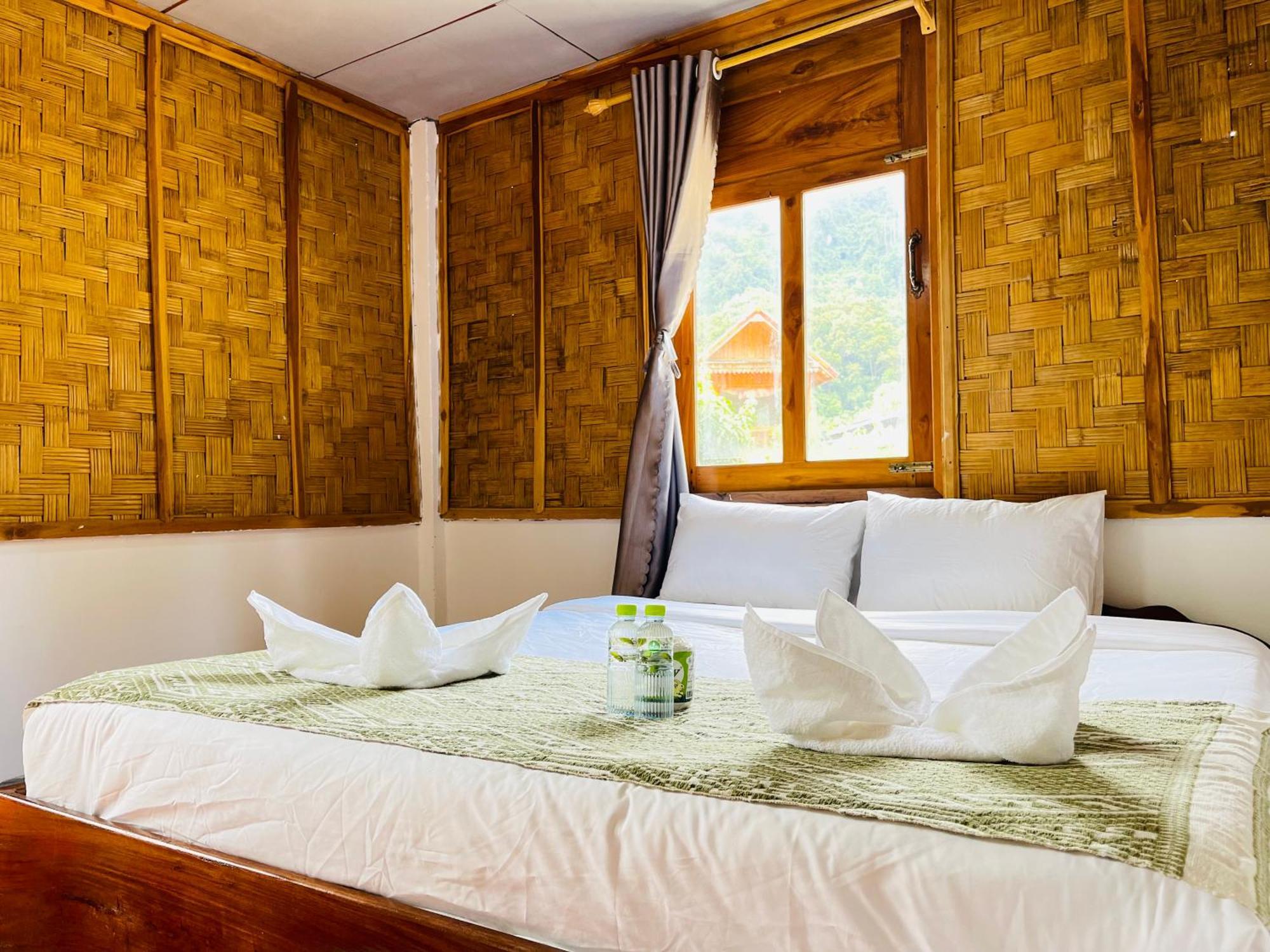 Nong Khiaw Ing Ing Mountain View Bed & Breakfast Exterior photo