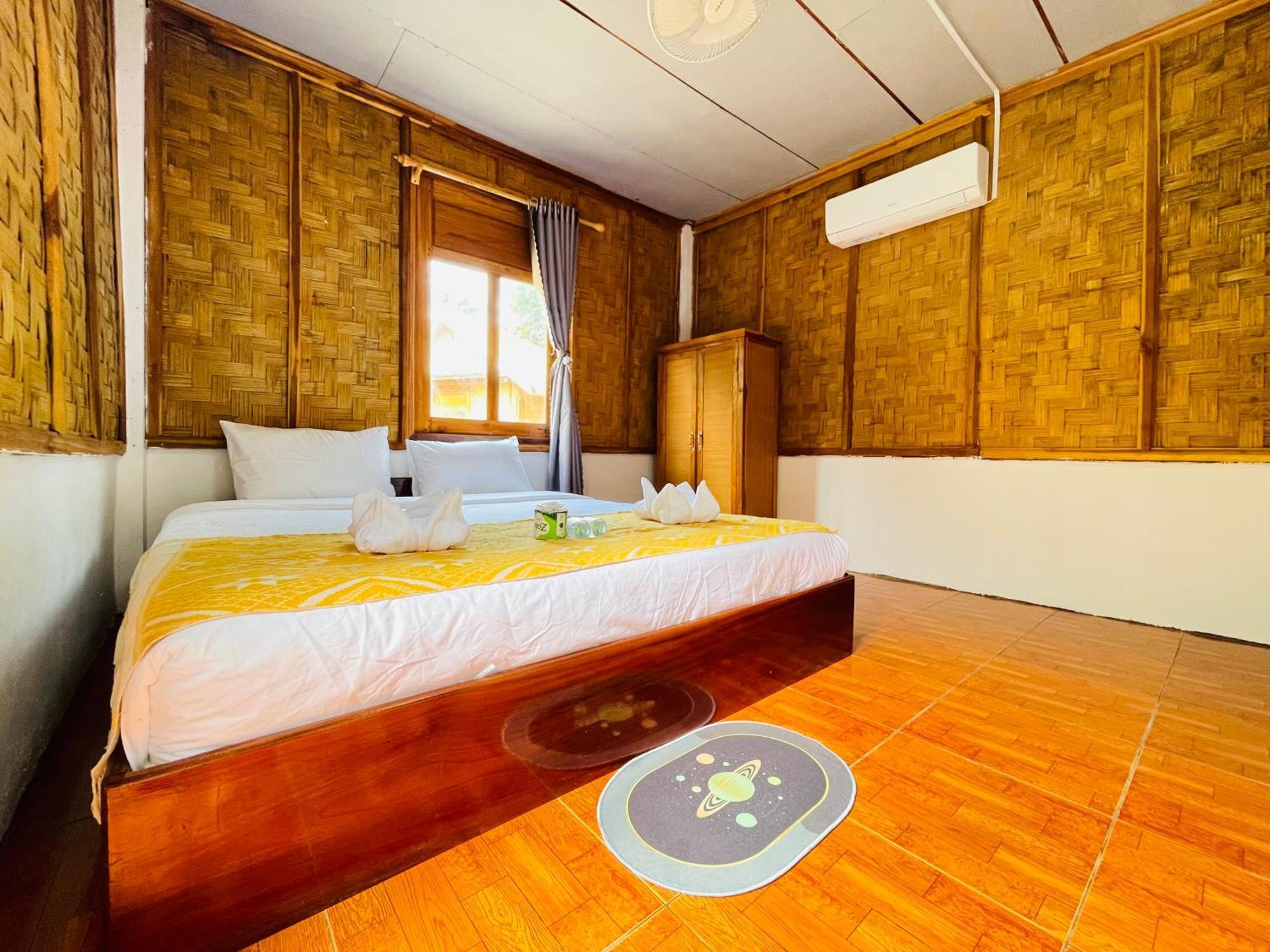 Nong Khiaw Ing Ing Mountain View Bed & Breakfast Exterior photo