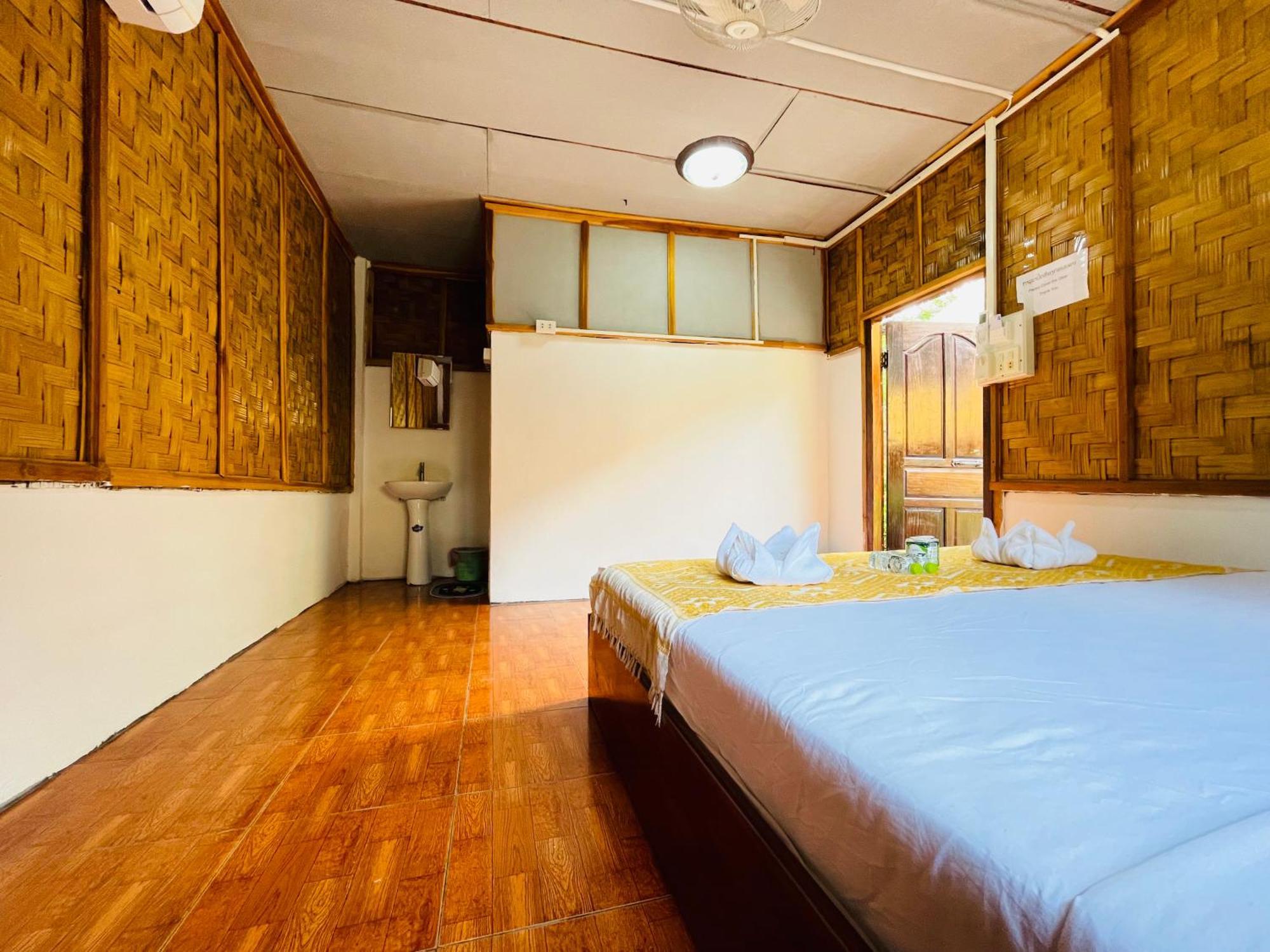 Nong Khiaw Ing Ing Mountain View Bed & Breakfast Exterior photo