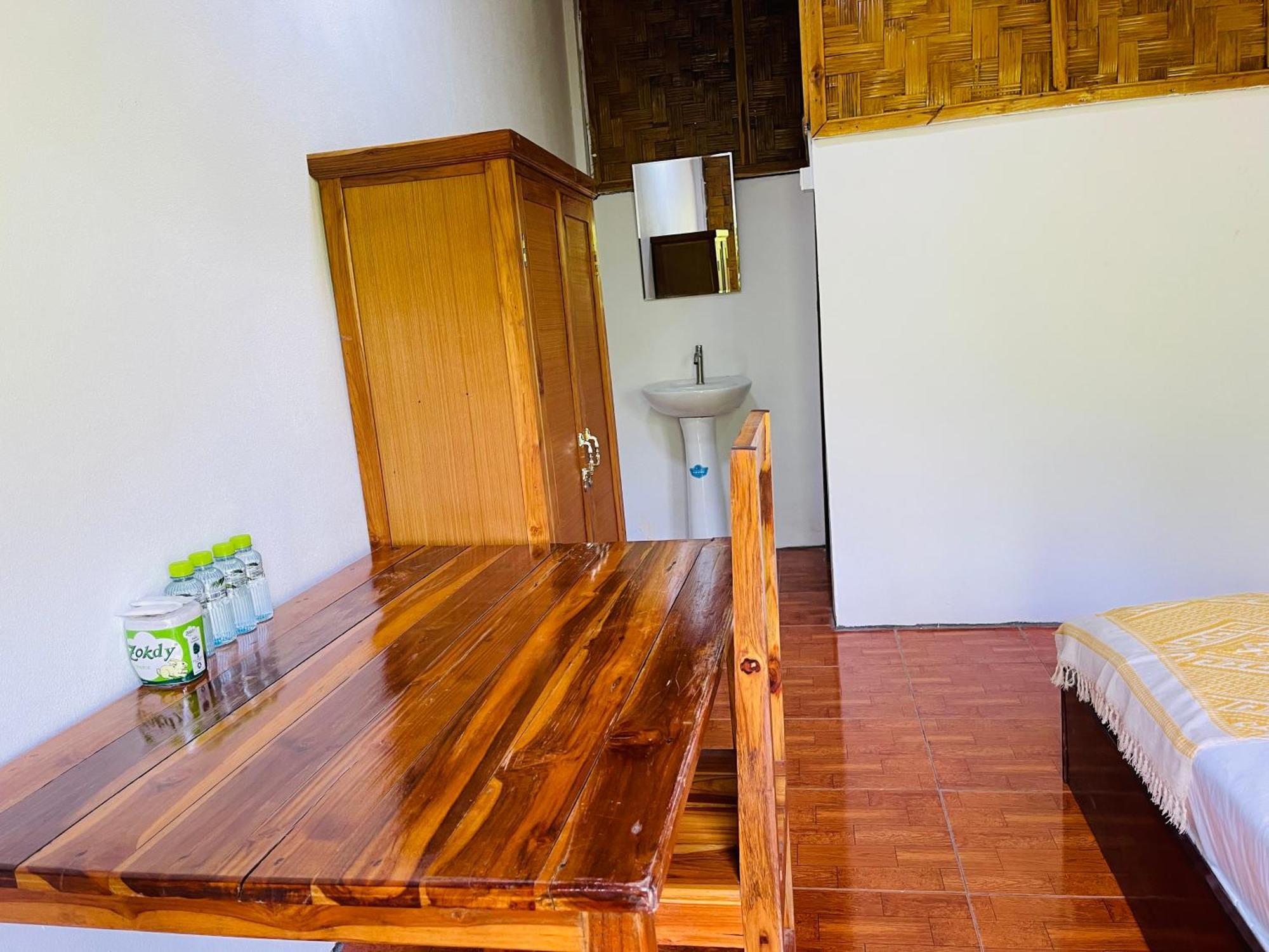 Nong Khiaw Ing Ing Mountain View Bed & Breakfast Exterior photo