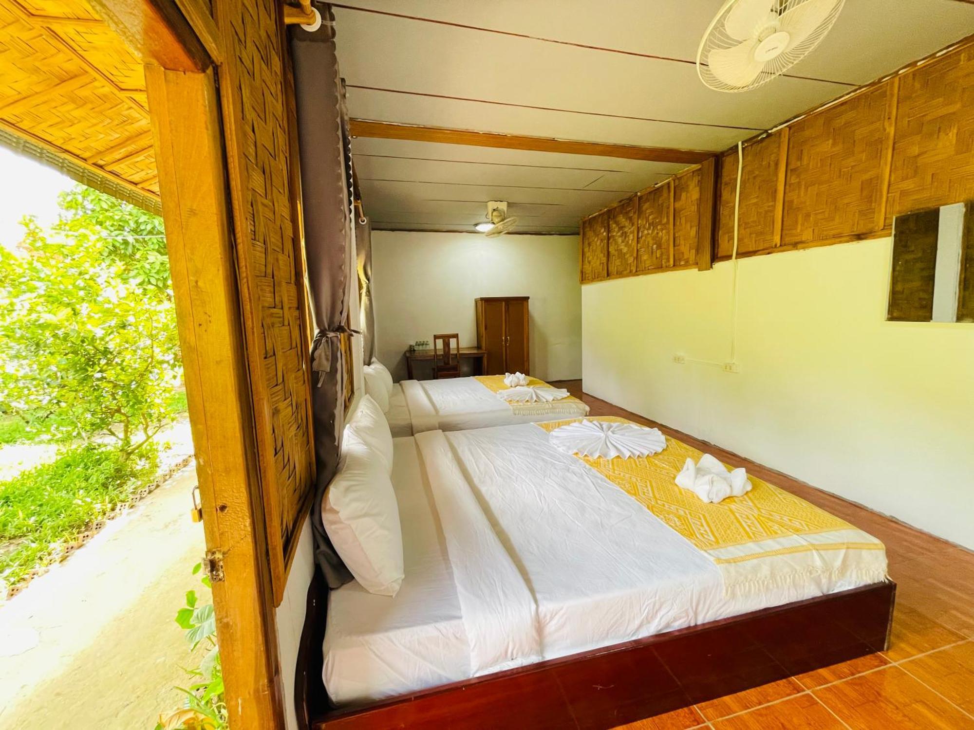 Nong Khiaw Ing Ing Mountain View Bed & Breakfast Exterior photo