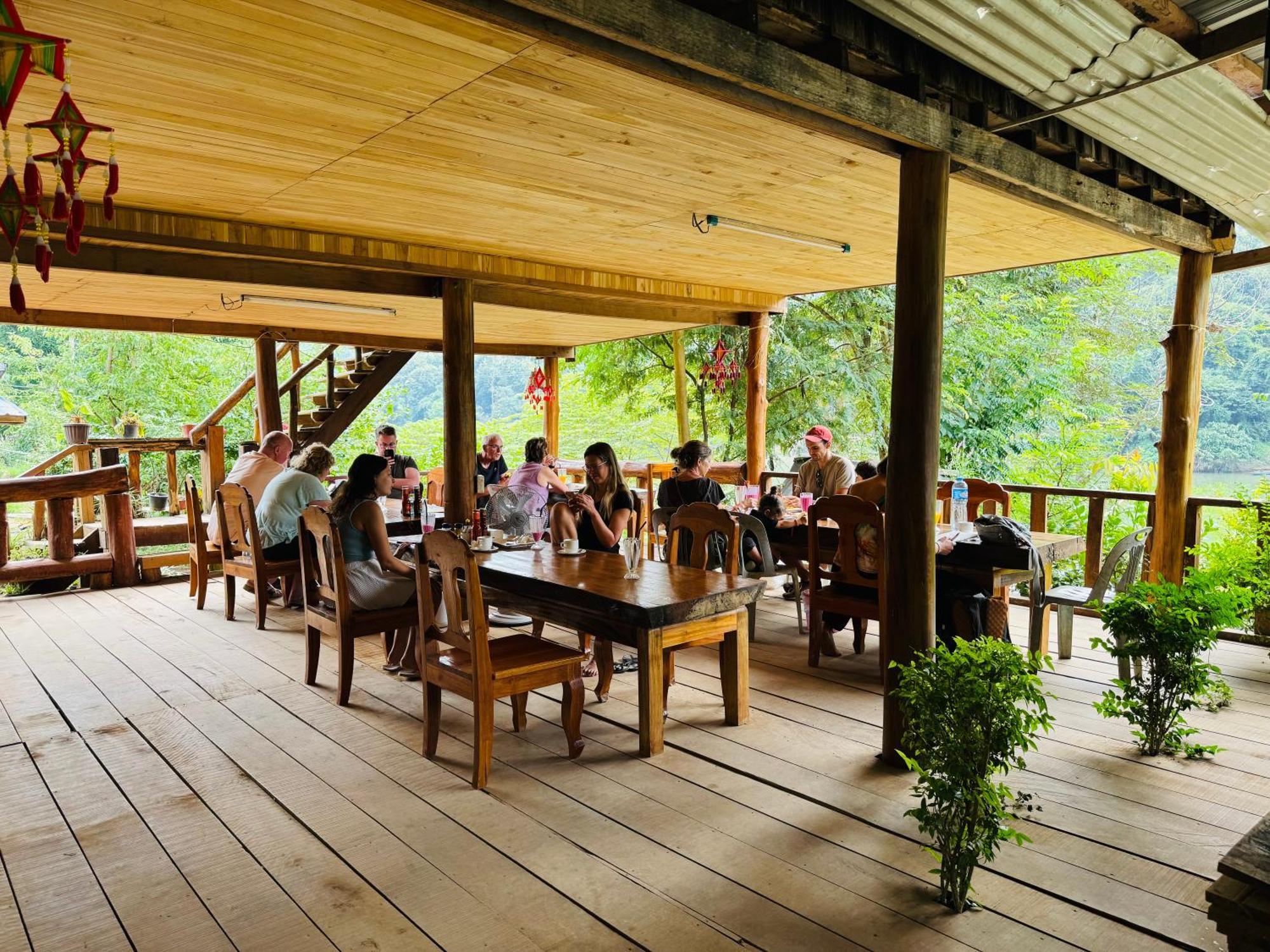 Nong Khiaw Ing Ing Mountain View Bed & Breakfast Exterior photo